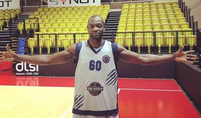 Charles Kahudi, parrain du Beauvais Wolf Basketball